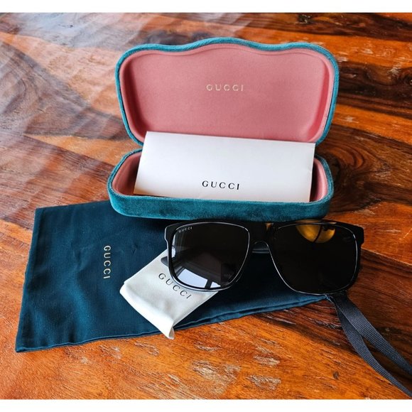 GUCCI Black/Grey Tinted Square-Frame Acetate Sunglasses GG0010S 001 - Picture 1 of 11